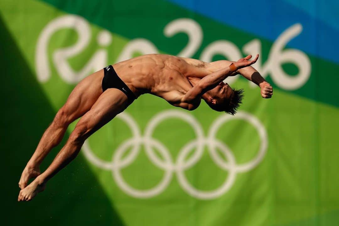 デービッド・ボウディアのインスタグラム：「Happy #OlympicDay ! Citius, Altius, Fortius.」