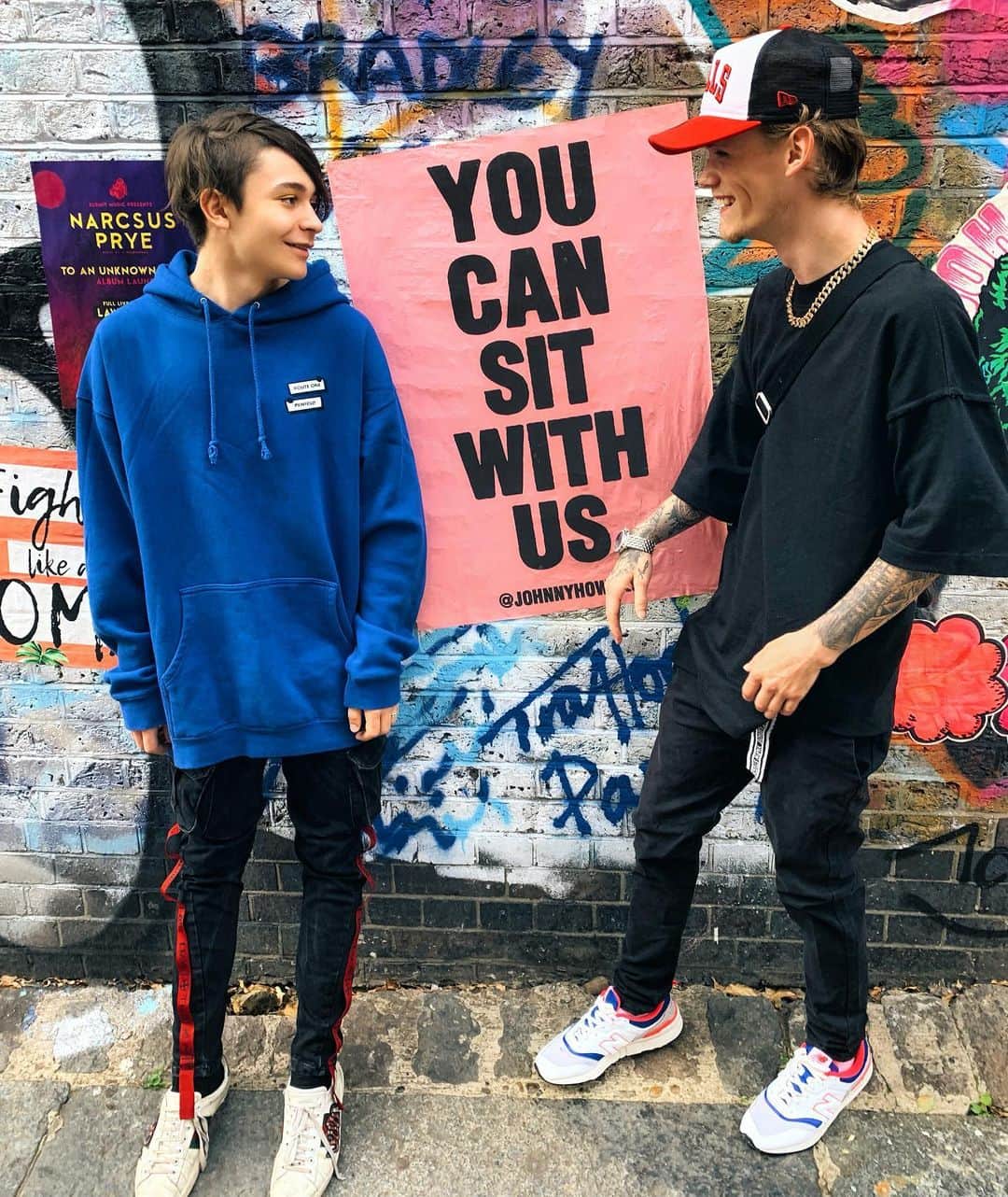 Bars and Melodyさんのインスタグラム写真 - (Bars and MelodyInstagram)「You can sit with us.」6月24日 1時09分 - barsandmelody