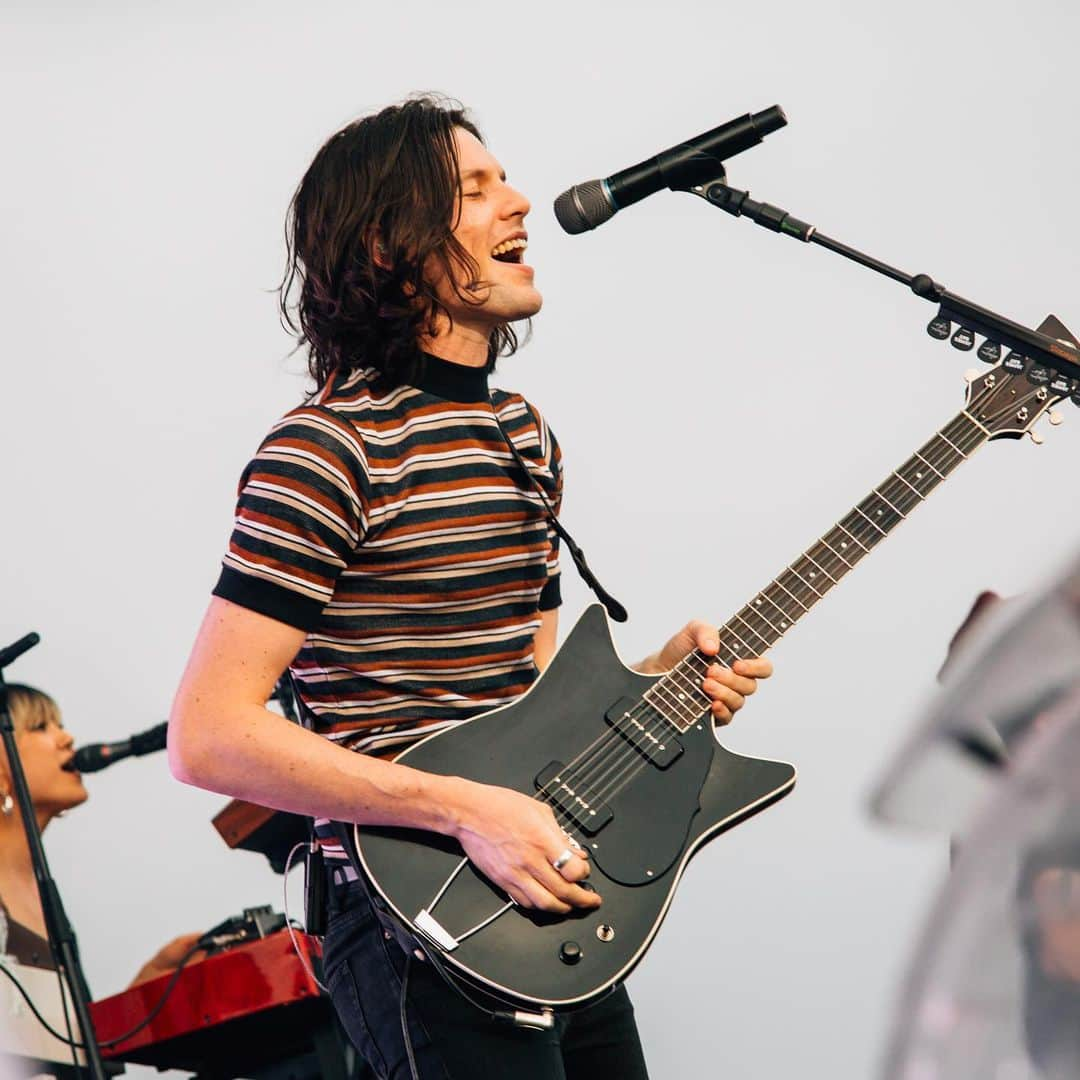 ジェームズ・ベイさんのインスタグラム写真 - (ジェームズ・ベイInstagram)「Hockenheimring 🇩🇪 Day 1, part 2. Playing songs in front of 100,000 people 😦 #dividetour 📷 @jonstonevideo」6月24日 1時19分 - jamesbaymusic