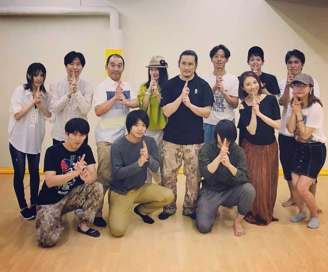 福田ゆみさんのインスタグラム写真 - (福田ゆみInstagram)「坂口拓さんを迎えてのアクション稽古！！その後、拓さんの話も興味深かった。本番に向けてやる事沢山だわ。 ニンニン！ #その場忍びの茨城スッパーズ  #坂口拓  #忍者  #アクション  #舞台」6月24日 1時27分 - yumifukuda0511