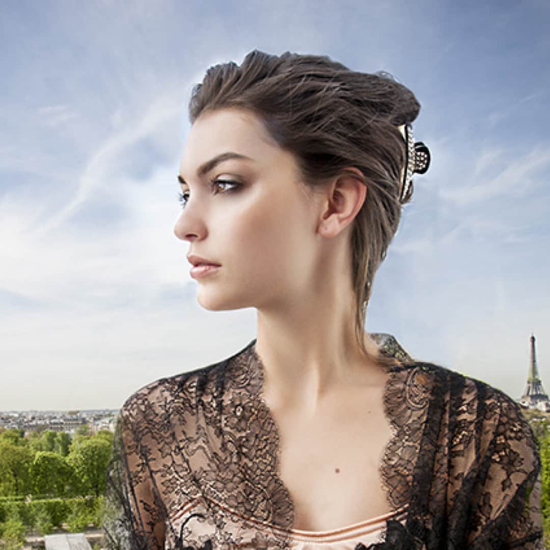 アレクサンドル ドゥ パリさんのインスタグラム写真 - (アレクサンドル ドゥ パリInstagram)「Pince Vendôme num dia ensolarado em Paris!  #alexandredeparis #beauty #creativedesign #getthelook #hairstyle #originaldesign」6月24日 1時30分 - alexandredeparisbrasil