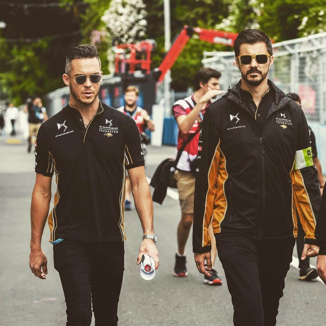 アンドレ・ロッテラーさんのインスタグラム写真 - (アンドレ・ロッテラーInstagram)「We thrive to race well, do the job and deliver a great show for everyone in such tricky chaotic places. A super exciting @fiaformulae race again! to go from 8th to 4th was mega, but after the race I got a 22s penalty by the FIA stewards for joining the track on red from the pitlane. Tough one considering the situation at the time. After the start incident and during the red flag, race director instructed all cars to line up on track and so we did. So yes we should have stoped, but we misinterpreted that call and went to join everyone in the queue... So that was it for us ... I let you judge if that penalty was worth the crime ? Congrats to my great team @dstecheetah and my champion heading team mate @jeanericvergne. Too many points to catch, but we never give up and give it all! Bring on NYC!」6月24日 1時47分 - andre_lotterer