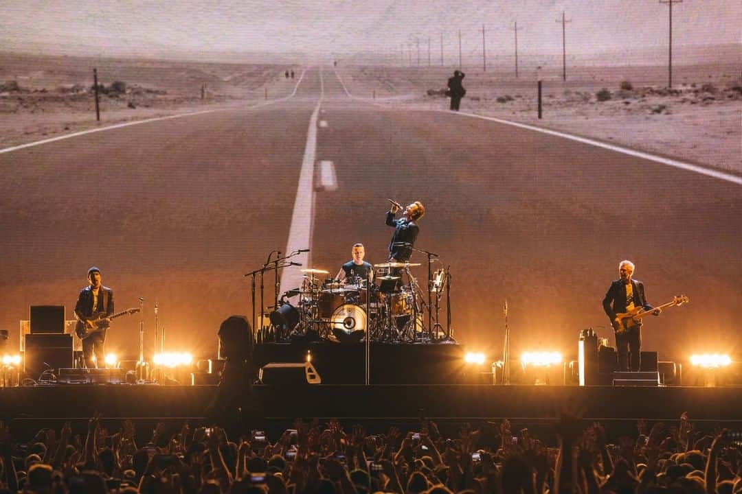 U2さんのインスタグラム写真 - (U2Instagram)「THE JOSHUA TREE TOUR 2019⠀ 2nd show at National Stadium - On Sale Now⠀ #TheJoshuaTreeTour2019 #Singapore ⠀ www.u2.com/tour」6月24日 11時11分 - u2