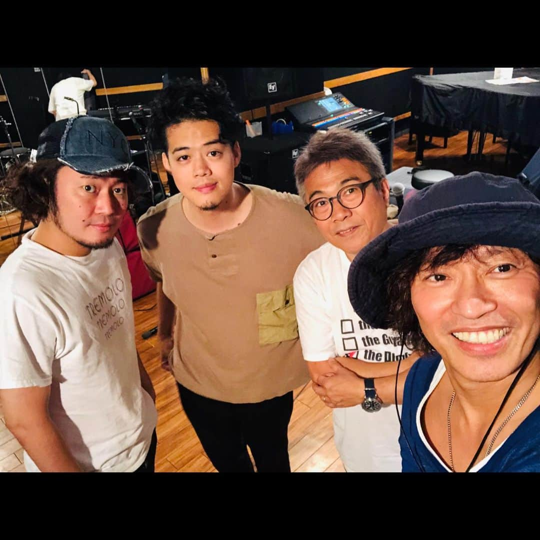 日野賢二さんのインスタグラム写真 - (日野賢二Instagram)「Come down to Blue Note Nagoya Tonite!:KEIKO LEE with JINO BAND feat.SATOSHI YOSHIDA, JUN MIYAKAWA,  YUICHI TOGASHIKI BNN: ケイコ・リーによる☆スペシャルライブ☆今年も世代を超えたメンバーをピックアップ！ “JINO"をはじめとした現在のミュージックシーンのトッププレイヤーが集結したスペシャルバンド！ 至極の時間を体感できるこのチャンスをお見逃しなく！ スタイルと深みのある歌声が評判を呼び、共演したミュージシャンから“楽器と対等に渡り合える歌手”と絶賛され高く評価されているジャズシンガー、ケイコ・リー。 恒例となっている名古屋ブルーノート公演だが、今回はスーパーベーシスト「JINO」こと日野賢二が中心となり結成されたスペシャルバンドと共に登場。気鋭の鍵盤奏者としてひときわ強い存在感を放つ、宮川純。ギタリストとしてシーンの中核で活躍しながらコンポーザーとしても高い評価を得る、吉田サトシ。そしてケイコ・リーが厚い信頼を寄せ続ける、渡嘉敷祐一。 世代を超えて交わされる音の会話、豊かな情感で聴く者を魅了する歌声と包み込むグルーヴに酔いしれたい。 [1st ] open 5:30pm start 6:30pm [2nd] open 8:30pm start 9:15pm [自由席受付] 3:45pm～」6月24日 11時23分 - jinobass