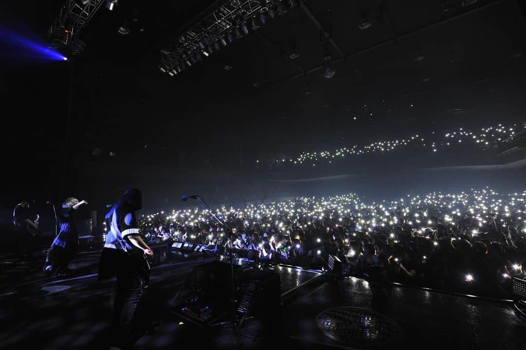 Hydeさんのインスタグラム写真 - (HydeInstagram)「Thank you Tokyo!! #HYDELIVE2019 #ZeppTokyo #ANTI」6月24日 11時26分 - hydeofficial