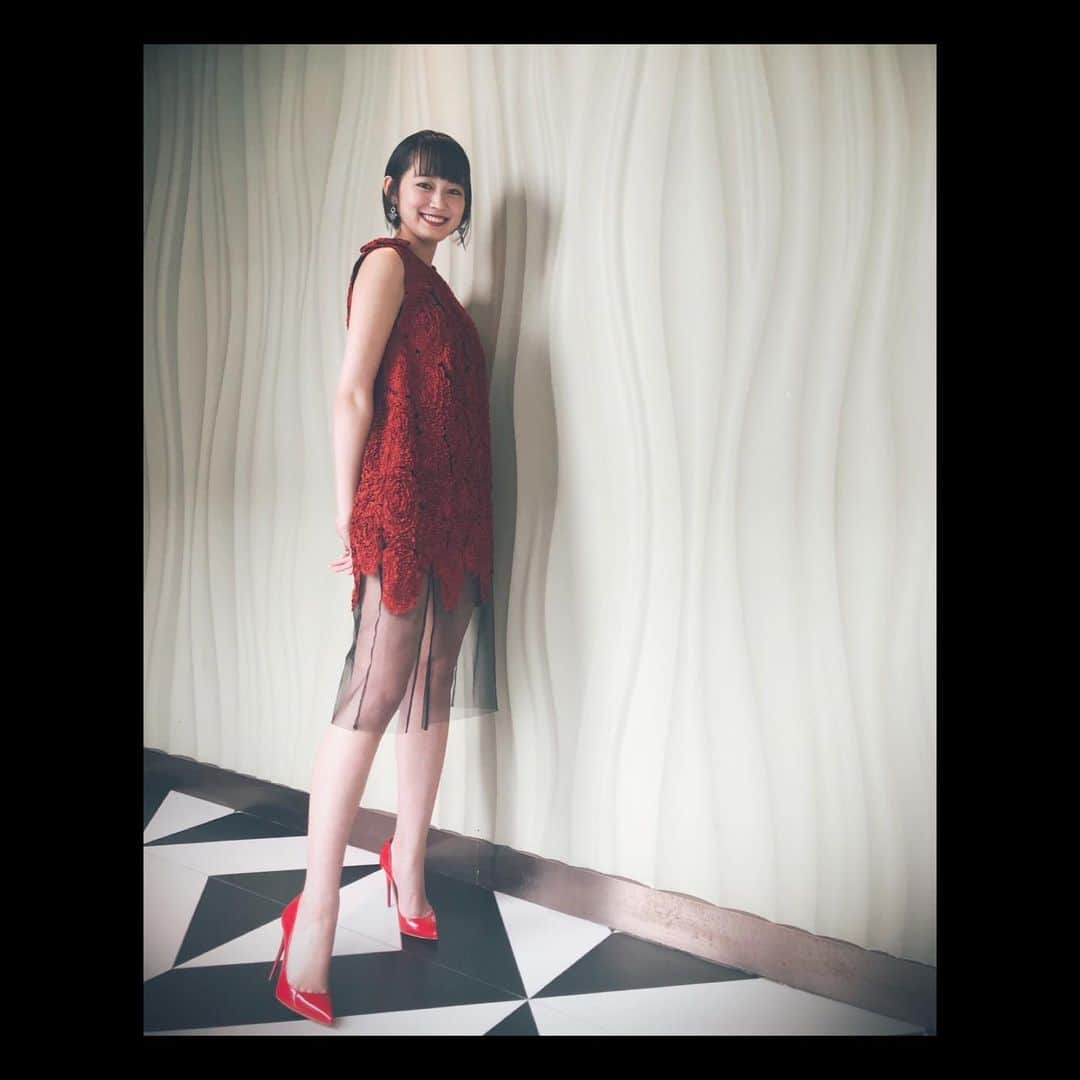 吉本実憂さんのインスタグラム写真 - (吉本実憂Instagram)「#上海国際映画祭  #透子のセカイ  舞台挨拶。  透子のカラーの赤。☺️ 全身。」6月24日 12時08分 - miyu_yoshimoto_official