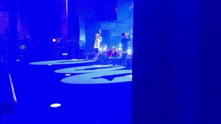 のインスタグラム：「. 答えが見えなくても . 君がそこにいるだけで . それだけでいいよ . きっと僕らは大きな愛で繋がってる . ツアーも残すところあと3公演 . なんか寂しいなぁ . 各地域の人たちと、大きな愛で繋がるツアーになっているだろうか. . 自問自答しながら、最後まで駆け抜けます. . 次はサッポロ！待ってて！ . #雨の仙台より #ありがとう仙台 #最高やったよ #打ち上げがその名の通り #打ち上がった #20杯はいったでしょ #ハイボール #二日酔いはありません #肝臓がロシア人 #人間ドックいこ」