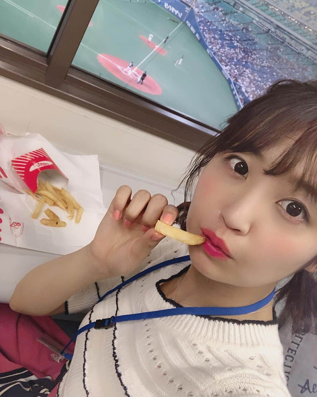 惣田紗莉渚さんのインスタグラム写真 - (惣田紗莉渚Instagram)「ポテトおいしいなあ #🍟 #ナゴヤドーム」6月24日 12時17分 - sarisari0118