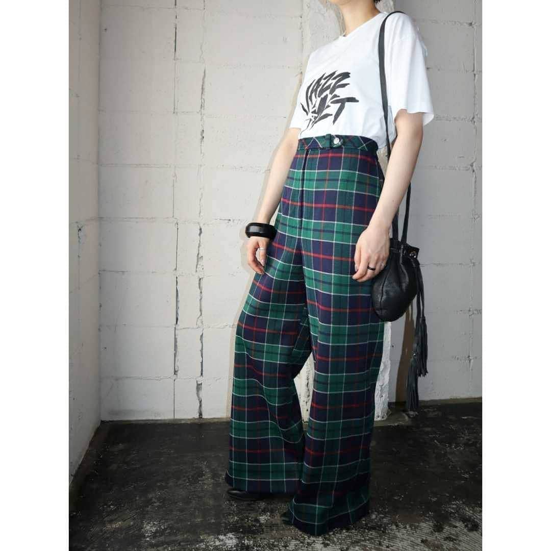 吉祥寺 古着屋 Orfeoのインスタグラム：「Print Tee × Check Pants  #Orfeo #Kichijoji #Tokyo #vintage #used #fashion #coodinate #outfits #オルフェオ #吉祥寺 #東京 #古着 #古着屋 #ヴィンテージ #ユーズド #ファッション #コーディネート  掲載商品のお問い合わせはメールにて承っております。コメント、DMでのお問い合わせは受け付けておりませんのでご了承ください。」