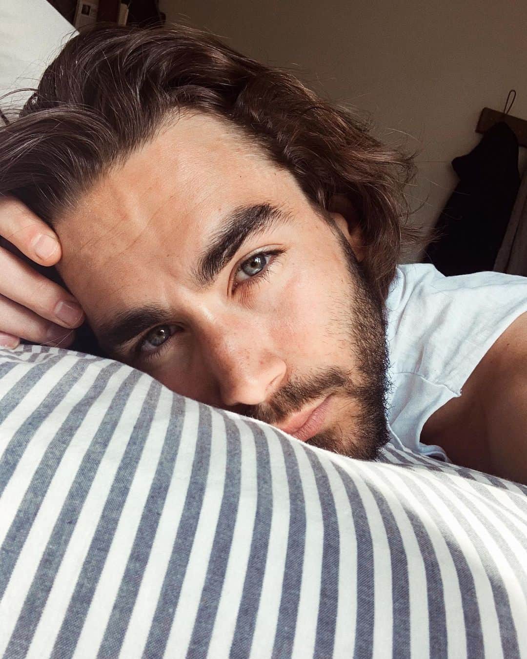NICOLAS SIMOESのインスタグラム：「Did we have the same sunday’s plan? 😴🙈」