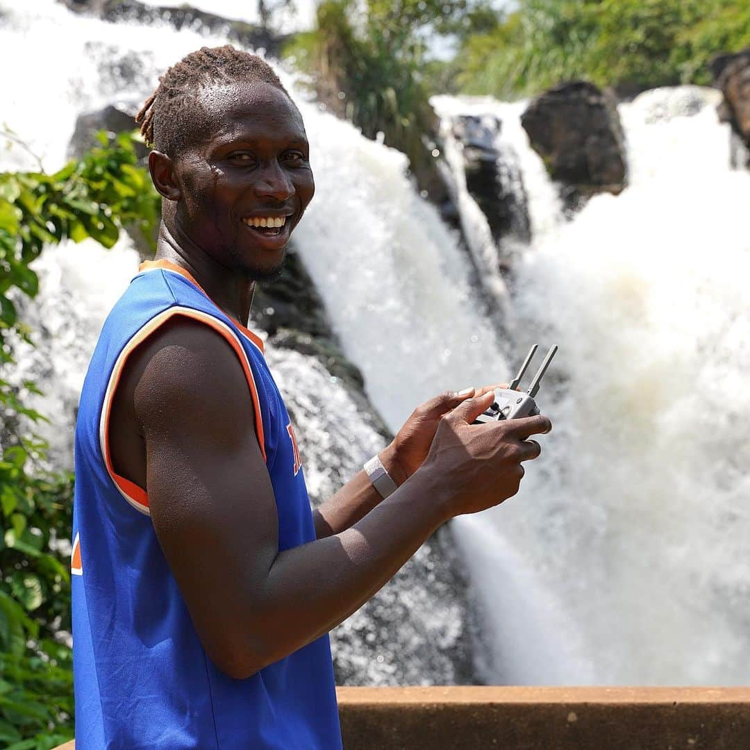 マプ・ヤンガ＝ムビワさんのインスタグラム写真 - (マプ・ヤンガ＝ムビワInstagram)「🇨🇫😴 Visite des chutes de Boali en Centrafrique. J’ai profité de ce moment pour tester mon drone. 🔥😍」6月24日 4時04分 - mapou.yangambiwa