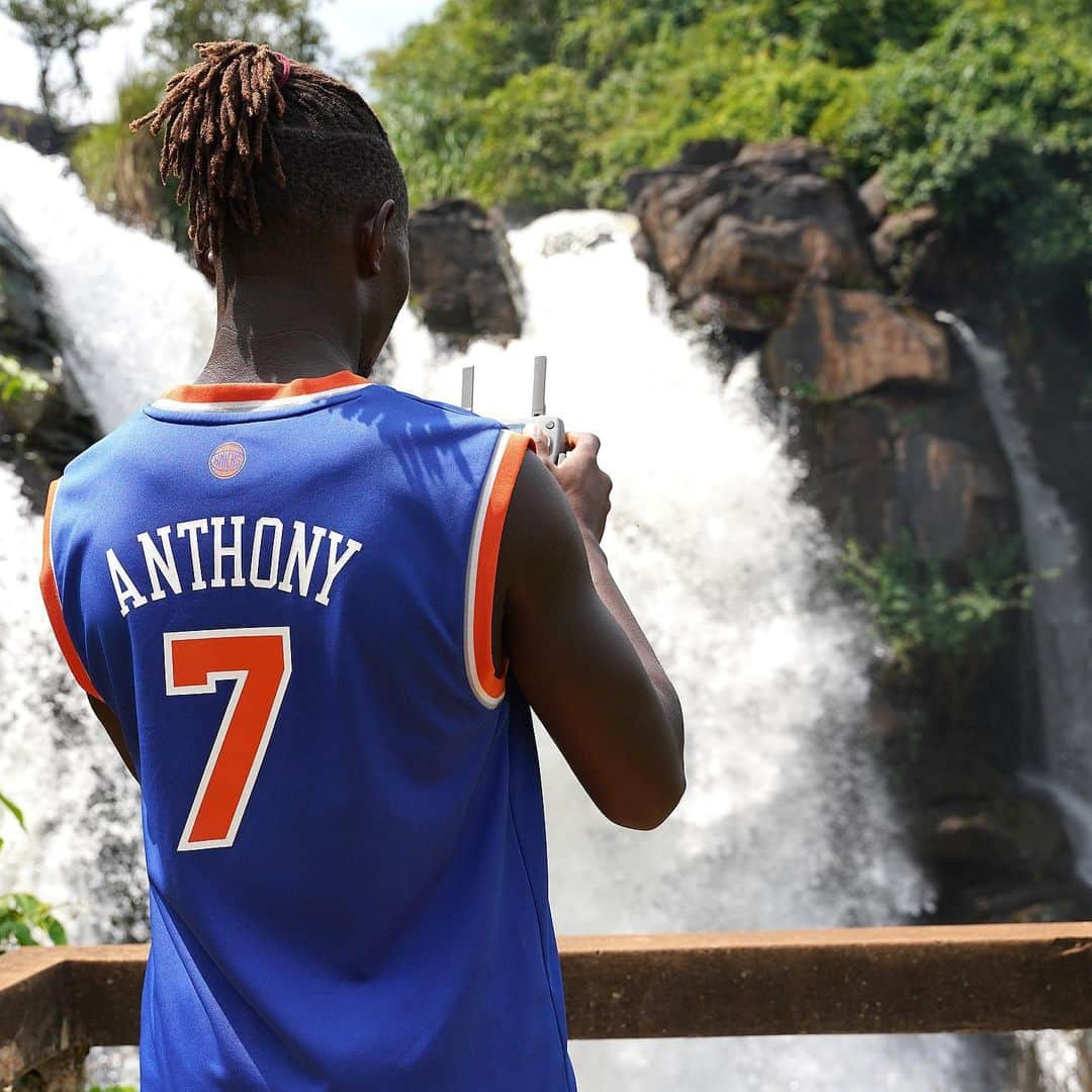 マプ・ヤンガ＝ムビワさんのインスタグラム写真 - (マプ・ヤンガ＝ムビワInstagram)「🇨🇫😴 Visite des chutes de Boali en Centrafrique. J’ai profité de ce moment pour tester mon drone. 🔥😍」6月24日 4時04分 - mapou.yangambiwa