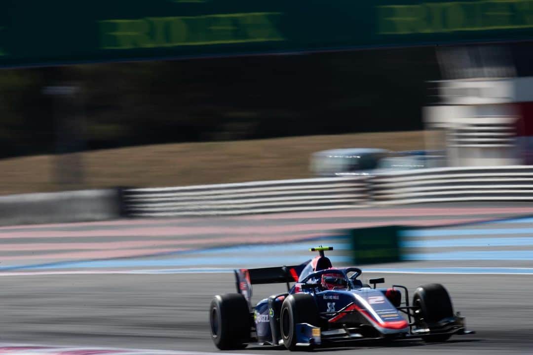 松下信治のインスタグラム：「Unlucky difficult weekend...had some contact race1 and lots of fighting during the weekend..this was tough one but some positivities to take home and Fastest lap..moving on to redbullring 今週は激しいレースでした。かなりコンタクトもあり、ポジションを失ってしまいました。ポイント的にも満足できる結果にできませんでした。それでもタイヤマネージメント、信頼性、レースペースとファステストラップいくつかのポジティブな要素があります。 この夏の連戦、持ち直してポイント取りに行きます。」