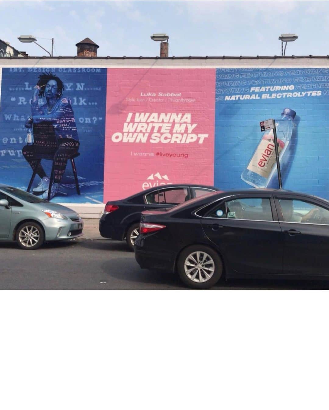 ルカ・サバトさんのインスタグラム写真 - (ルカ・サバトInstagram)「New Evian campaign out now :) With painted billboards everywhere back in New York, go find them :) #iwanna #liveyoung #evianpartner」6月24日 4時31分 - lukasabbat