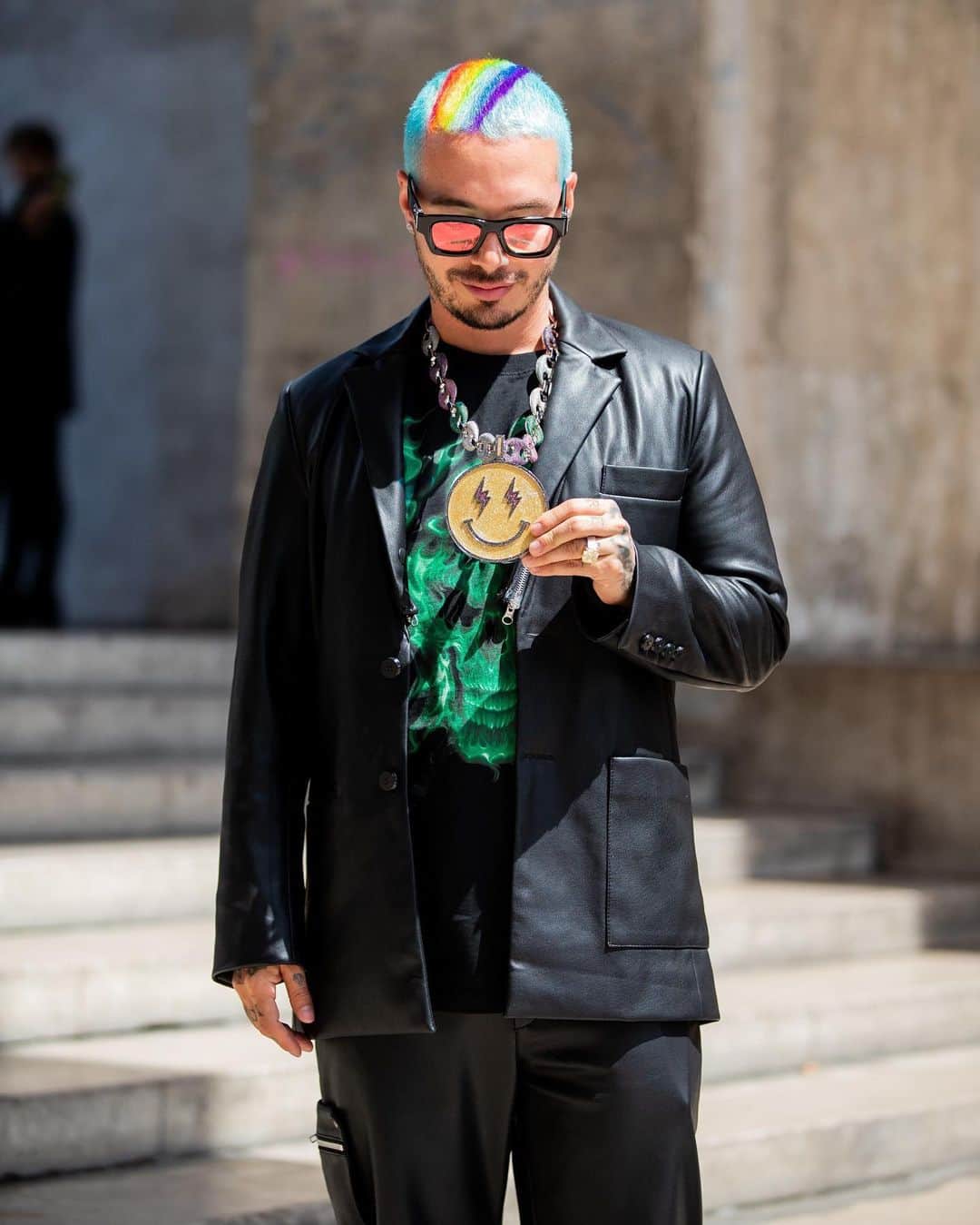 GQさんのインスタグラム写真 - (GQInstagram)「J Balvin chases the rainbow at Paris Fashion Week. Hit the link in bio to see the 10 haircuts that caught our attention this week.」6月24日 4時42分 - gq
