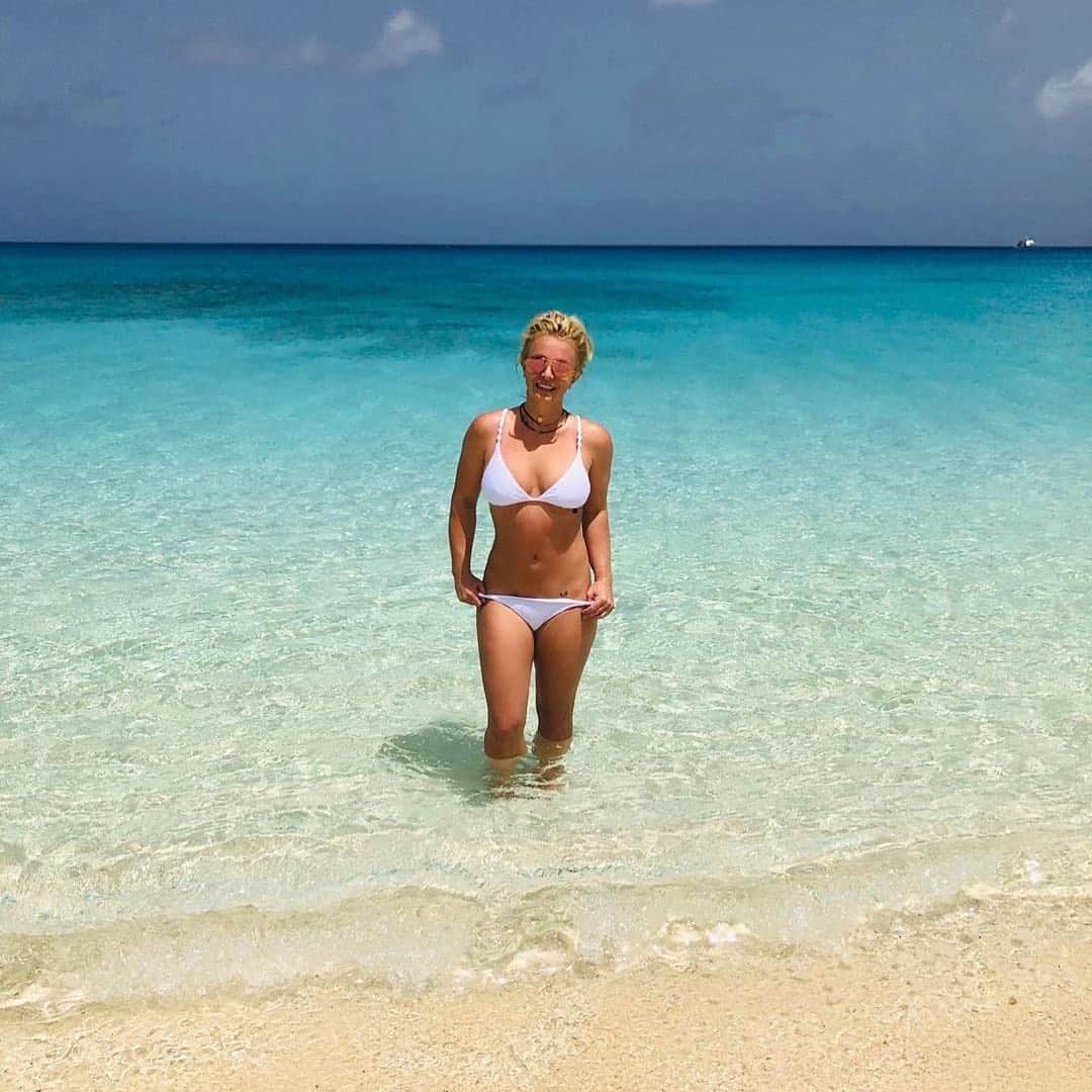 E! Onlineさんのインスタグラム写真 - (E! OnlineInstagram)「After months of personal turmoil, Britney Spears is enjoying some R&R and looking happy and healthy. ❤️Link in bio for exclusive details on her mother-daughter vacation to "paradise." (📷: @britneyspears)」6月24日 4時42分 - enews