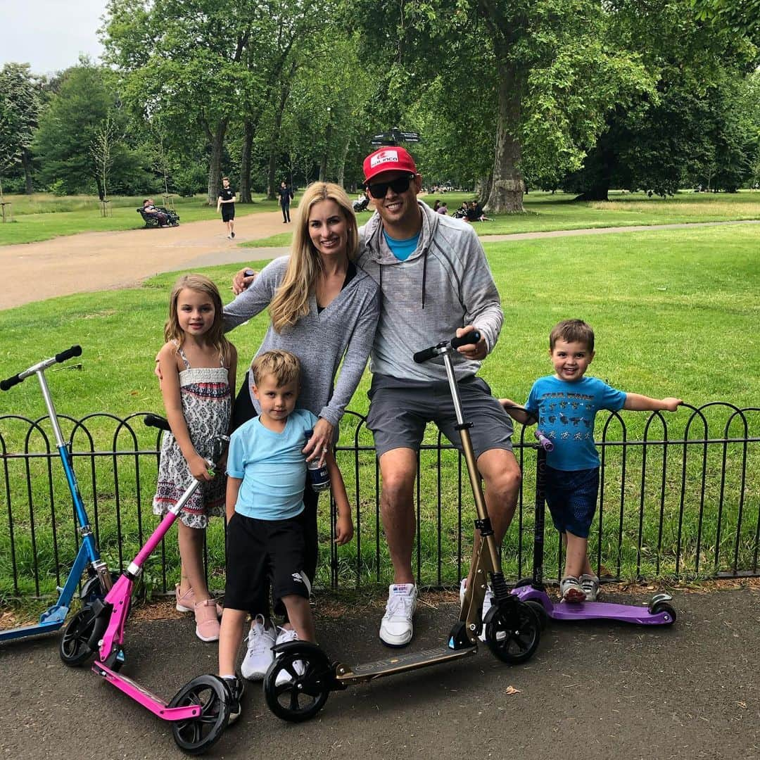 ブライアン兄弟さんのインスタグラム写真 - (ブライアン兄弟Instagram)「Sunday scooter squad. 🛴 🛴 🛴 🛴 🛴」6月24日 4時48分 - bryanbros