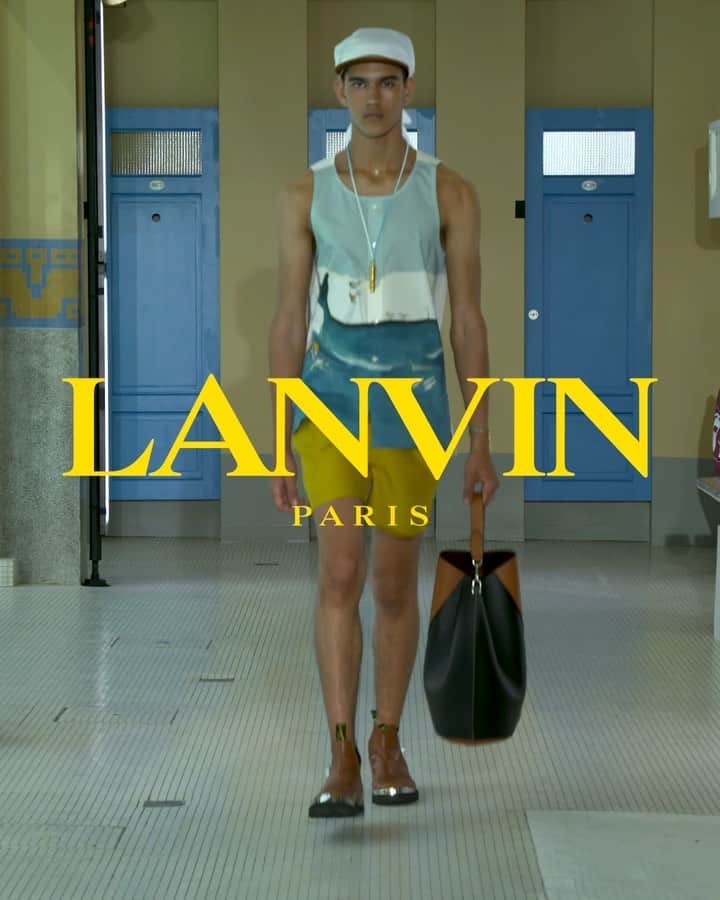 ランバンのインスタグラム：「23.06.19 #LanvinSS20 Show. #LanvinPleinSoleil #LanvinbyBrunoSialelli」