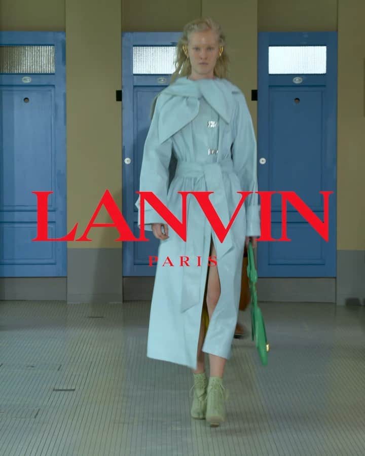ランバンのインスタグラム：「23.06.19 #LanvinSS20 Show. #LanvinPleinSoleil #LanvinbyBrunoSialelli」