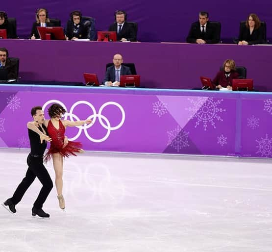 ナタリア・カリシェクさんのインスタグラム写真 - (ナタリア・カリシェクInstagram)「Happy Olympic day! ⛸❄️♥️ #olympicday」6月24日 6時00分 - natalia.kaliszek