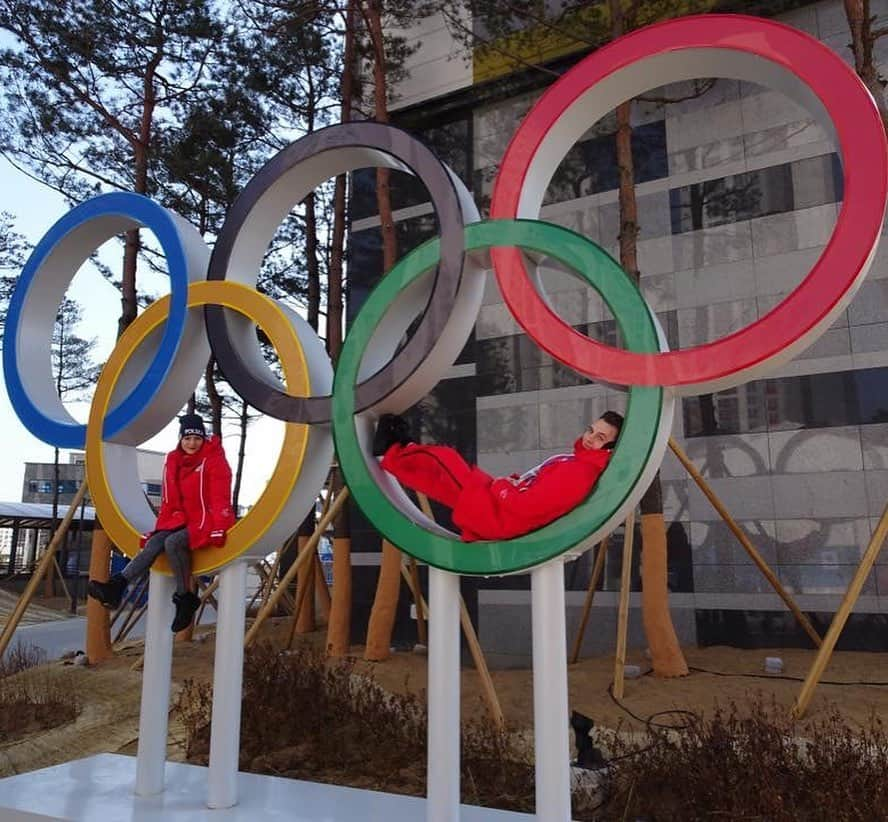 ナタリア・カリシェクのインスタグラム：「Happy Olympic day! ⛸❄️♥️ #olympicday」