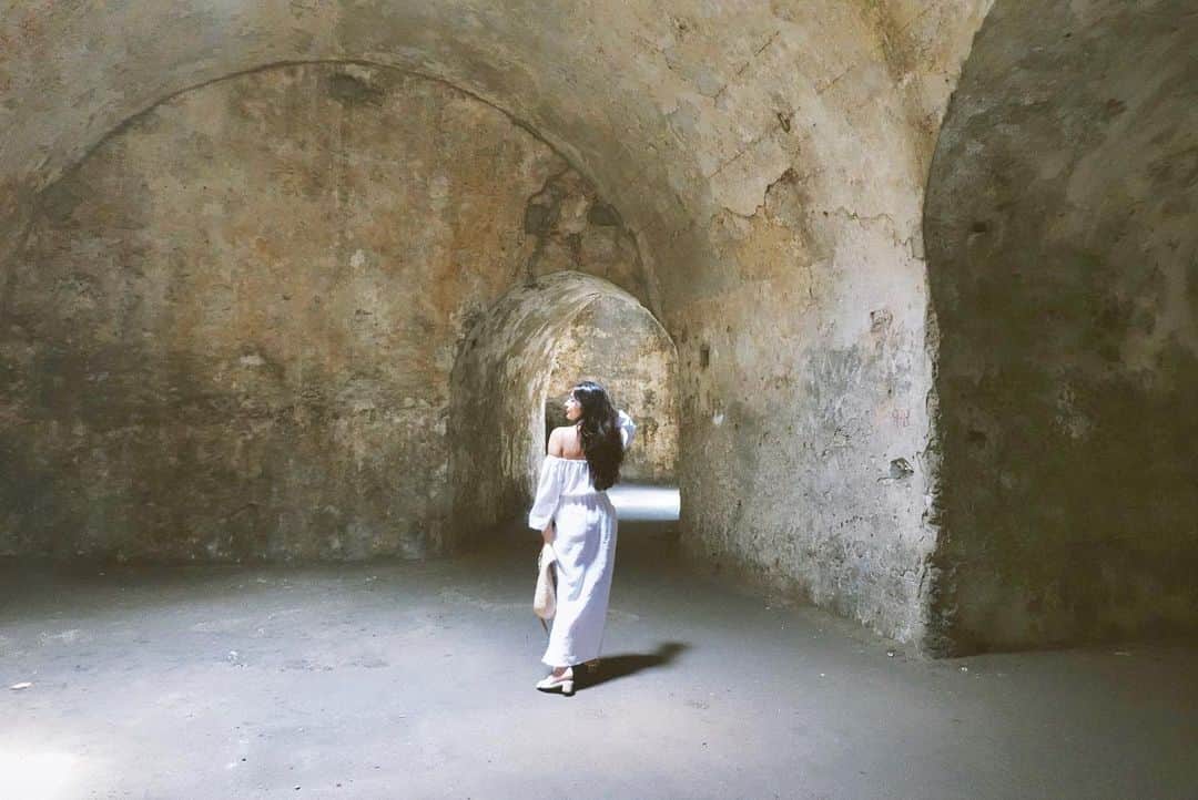 Ana Brenda Contrerasさんのインスタグラム写真 - (Ana Brenda ContrerasInstagram)「Para mi los grandes placeres están en las cosas sencillas, en la historia , en la gente ...a veces uno viaja lejos para darse cuenta que lo bonito se encuentra cerca // Ro me hizo fotos como pa postear el resto del verano ♥️ I’ll think I’ll post all of these photos for the rest of the summer 💋」6月24日 6時56分 - anabreco