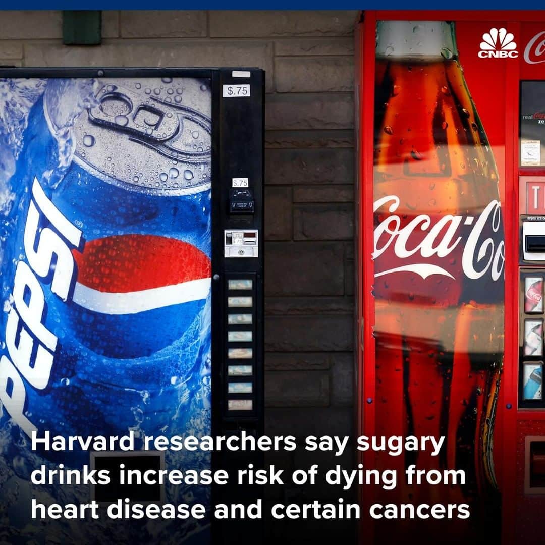 CNBCさんのインスタグラム写真 - (CNBCInstagram)「The more sugary drinks a person drinks, the greater their risk of dying from heart disease, the study finds. Sweet beverages were associated with a moderately higher risk of dying from breast cancer or colon cancer.⠀﻿ ⠀﻿ The study adds to a growing body of research on how sugary drinks may negatively affect one’s health.⠀﻿ ⠀﻿ “The big picture is really starting to emerge,” said Vasanti Malik, a research associate at Harvard’s T.H. Chan School of Public Health. “This is not random. There’s a whole lot of consistency across these findings.”⠀﻿ ⠀﻿ For more details, click on our link in our bio.⠀﻿ *⠀﻿ *⠀﻿ *⠀﻿ *⠀﻿ *⠀﻿ *⠀﻿ *⠀﻿ *⠀﻿ #soda #sugar #drinks #sugardrinks #disease #cancer #foodie #yummy #health #healthy #cnbc #cnbcbusiness #business #party #friends #risk #harvard #study #report #cocacola #pepsi」6月24日 7時00分 - cnbc