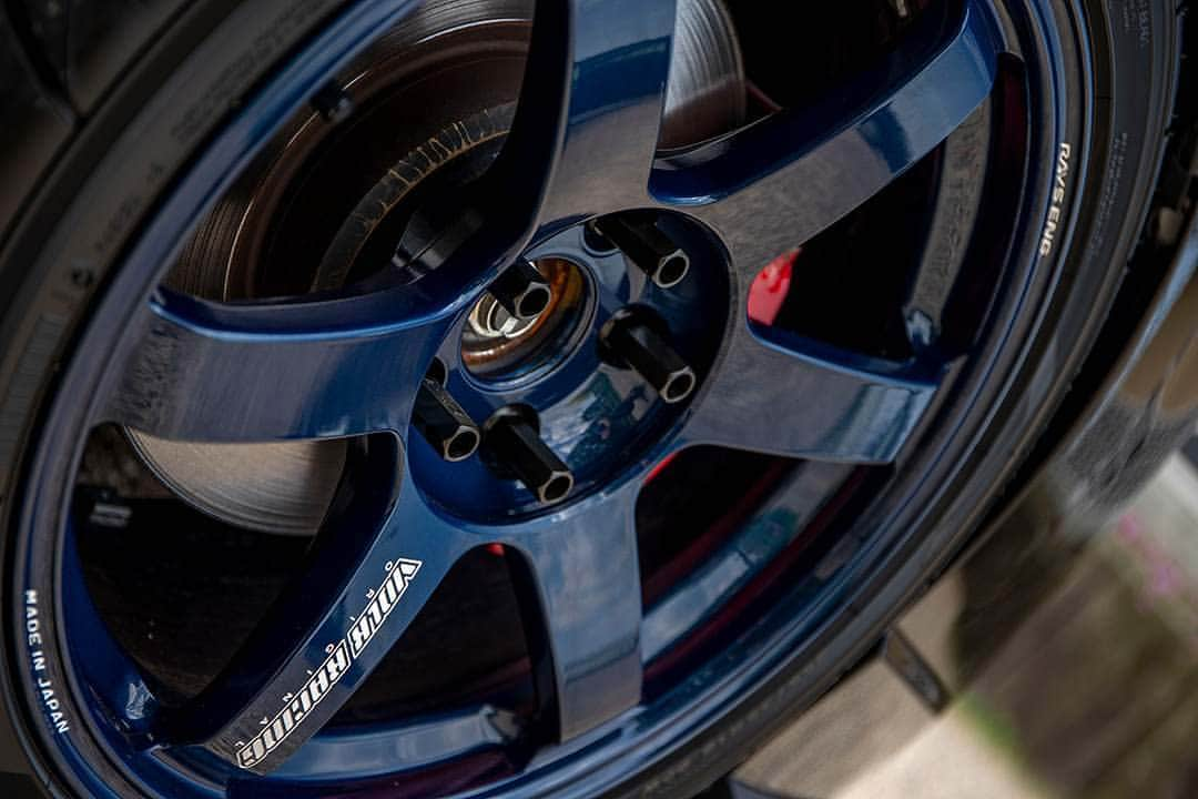 mistbahnさんのインスタグラム写真 - (mistbahnInstagram)「_ Honda FD2 CIVIC Type R (for my business use). _ _ Shot on 22-June 2019. owner: @mistbahn photo: @mistbahn  _  _ [Updated specification] Front Wheel: TE37SAGA 9.0J +35 FACE-3 Color=Mag-blue Tire: ADVAN AD08R 255/35R18 _ Rear Wheel: TE37SAGA 8.5J +42 FACE-2 Color=Mag-blue Tire: ADVAN AD08R 225/40R18 _ Suspention: ASLAN ( @aslan_inc_japan )  SPIRIT ( @spiritshocks ) _ _ #honda #MeandHonda #civic #hondacivic #シビック #ホンダシビック  #fd2 #fd2typer #typer #csx #acuracsx #fa5 #kseries #k20a #k20 #rays #volkracing #te37 #te37saga #rayste37 #jdmwheels #advan #yokohamatire #ad08r #ad08 #aslan #アスラン #civicnation #civictyper #hondatyper」6月24日 7時04分 - mistbahn