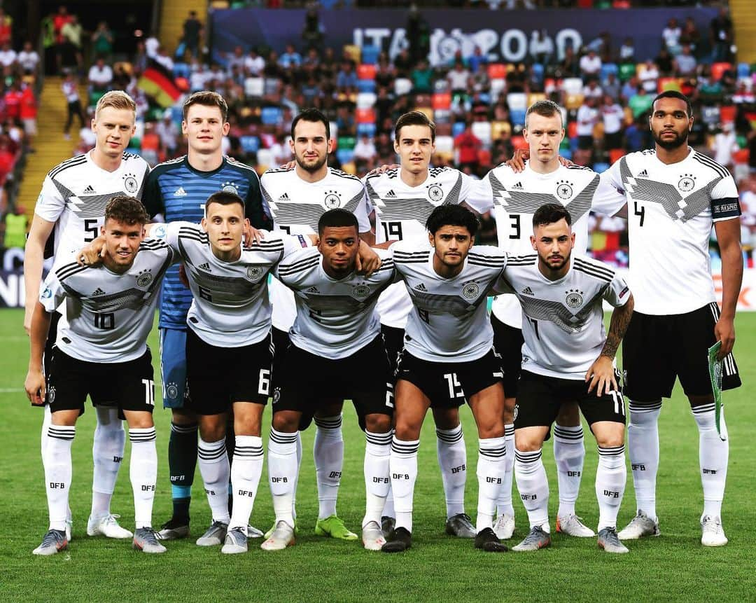 ヨナタン・ターさんのインスタグラム写真 - (ヨナタン・ターInstagram)「Halbfinale! ✅💪🏾👊🏾 @dfb_junioren 🇩🇪 #u21euro #herzzeigen #dieuestaucontrôle 🙏🏾 #IWILL」6月24日 7時18分 - jonathantah_