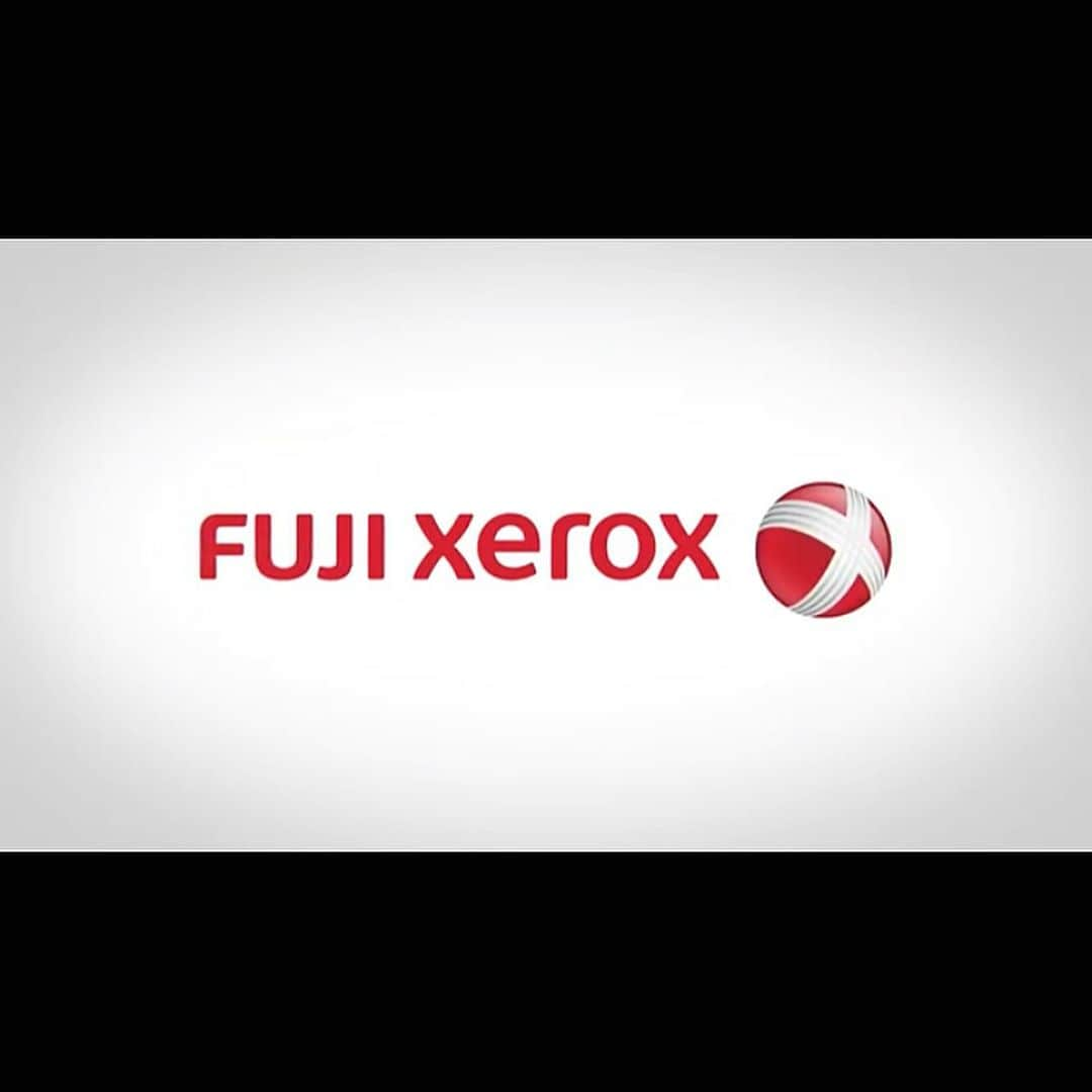 momonaさんのインスタグラム写真 - (momonaInstagram)「先日【FUJI XEROX】のCMに出演しました!  私は、理系女子役担当して、、実際も文系より理系です笑 それぞれ個性が強い会社員で面白いCMです！ ぜひ見てください^_^✨ 【YouTube】  https://m.youtube.com/watch?v=0DQvX3Fooio  #ApeosPort-VII #複雑な複合機 #富士ゼロックス #fujixerox」6月24日 12時50分 - momona0517