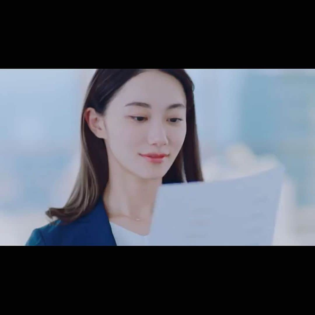 momonaさんのインスタグラム写真 - (momonaInstagram)「先日【FUJI XEROX】のCMに出演しました!  私は、理系女子役担当して、、実際も文系より理系です笑 それぞれ個性が強い会社員で面白いCMです！ ぜひ見てください^_^✨ 【YouTube】  https://m.youtube.com/watch?v=0DQvX3Fooio  #ApeosPort-VII #複雑な複合機 #富士ゼロックス #fujixerox」6月24日 12時50分 - momona0517