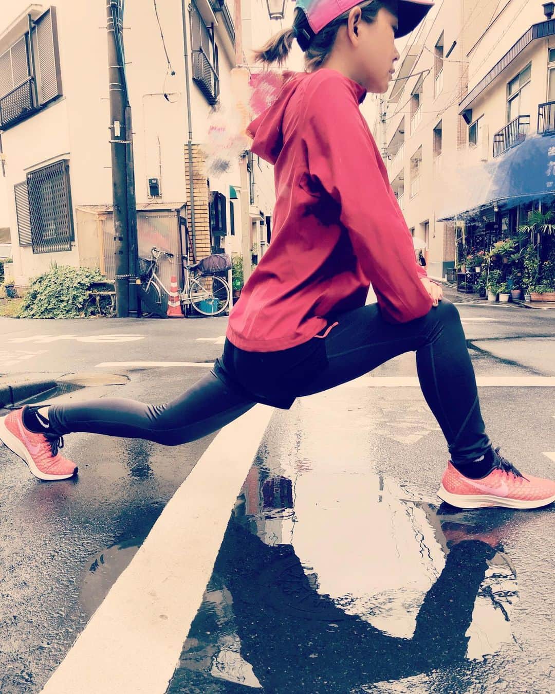 森恵さんのインスタグラム写真 - (森恵Instagram)「ランニングin小雨。 一歩進むたびに雨が止んでいく不思議。  #ランニング #nrc #雨上がり #水たまり」6月24日 12時46分 - morimegumi_official