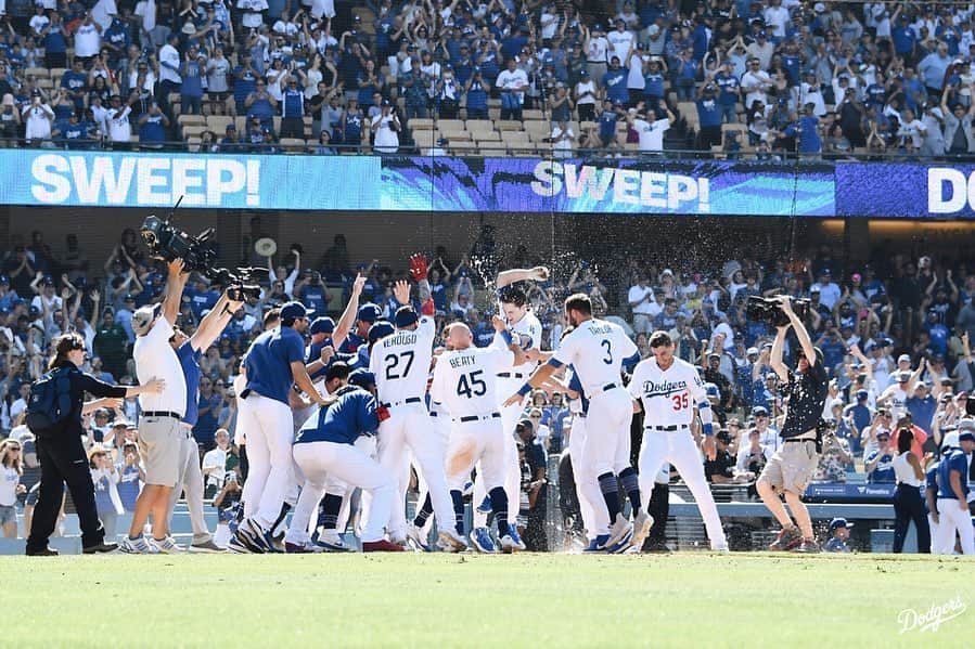 Los Angeles Dodgersさんのインスタグラム写真 - (Los Angeles DodgersInstagram)「Walk-off magic.  Check out the best photos of the homestand. For more photos, visit Dodgers.com/photoblog.」6月24日 12時48分 - dodgers