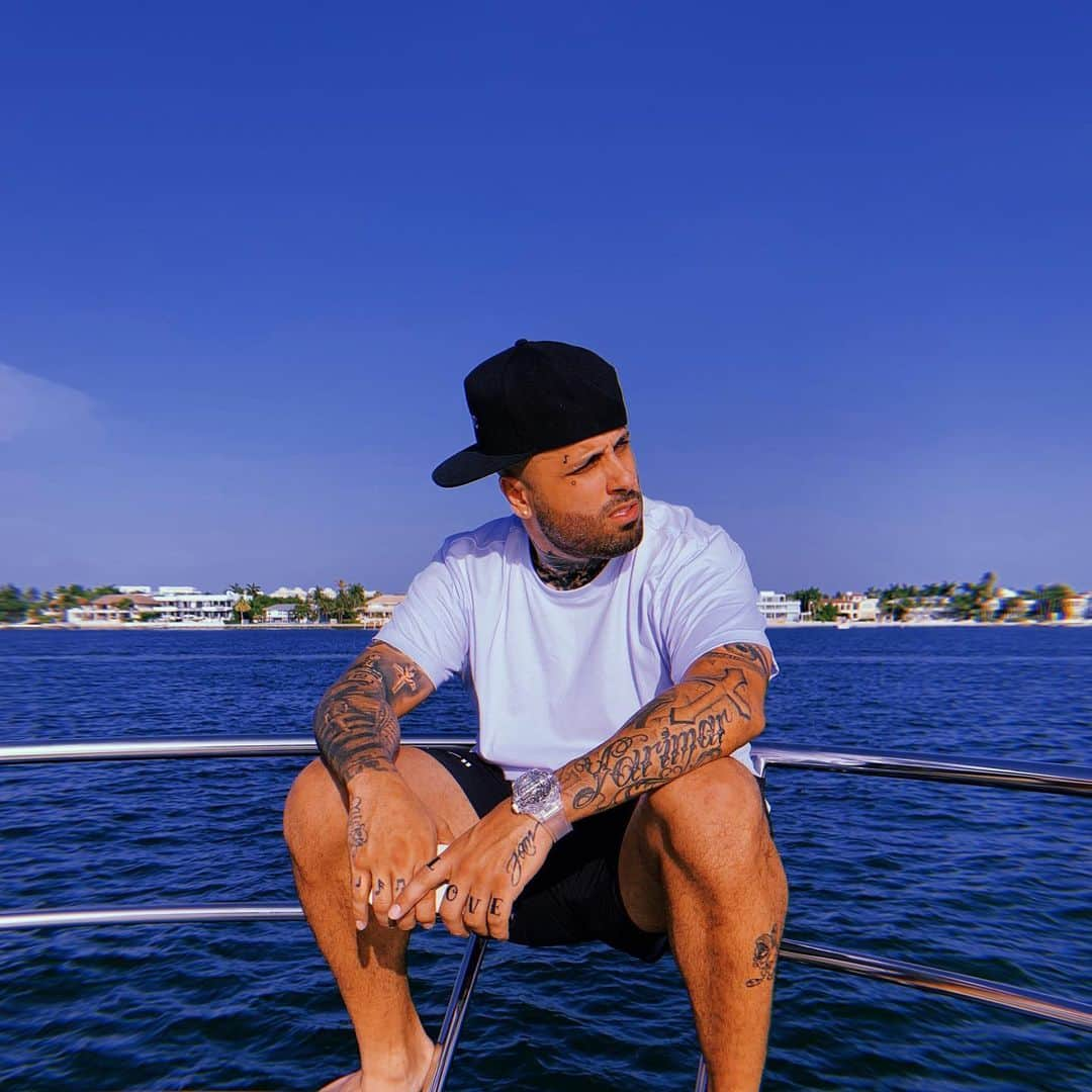 NICKY JAMさんのインスタグラム写真 - (NICKY JAMInstagram)「Best life boat life 🛥」6月24日 7時24分 - nickyjam