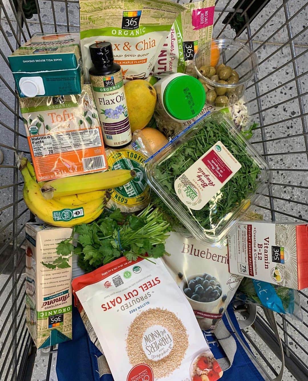 Whole Foods Marketさんのインスタグラム写真 - (Whole Foods MarketInstagram)「Tried to think of a good caption, but could only think of this emoji: 😍. 📷: @hillaryshortpersonalchef. #wholefoodshaul」6月24日 7時27分 - wholefoods