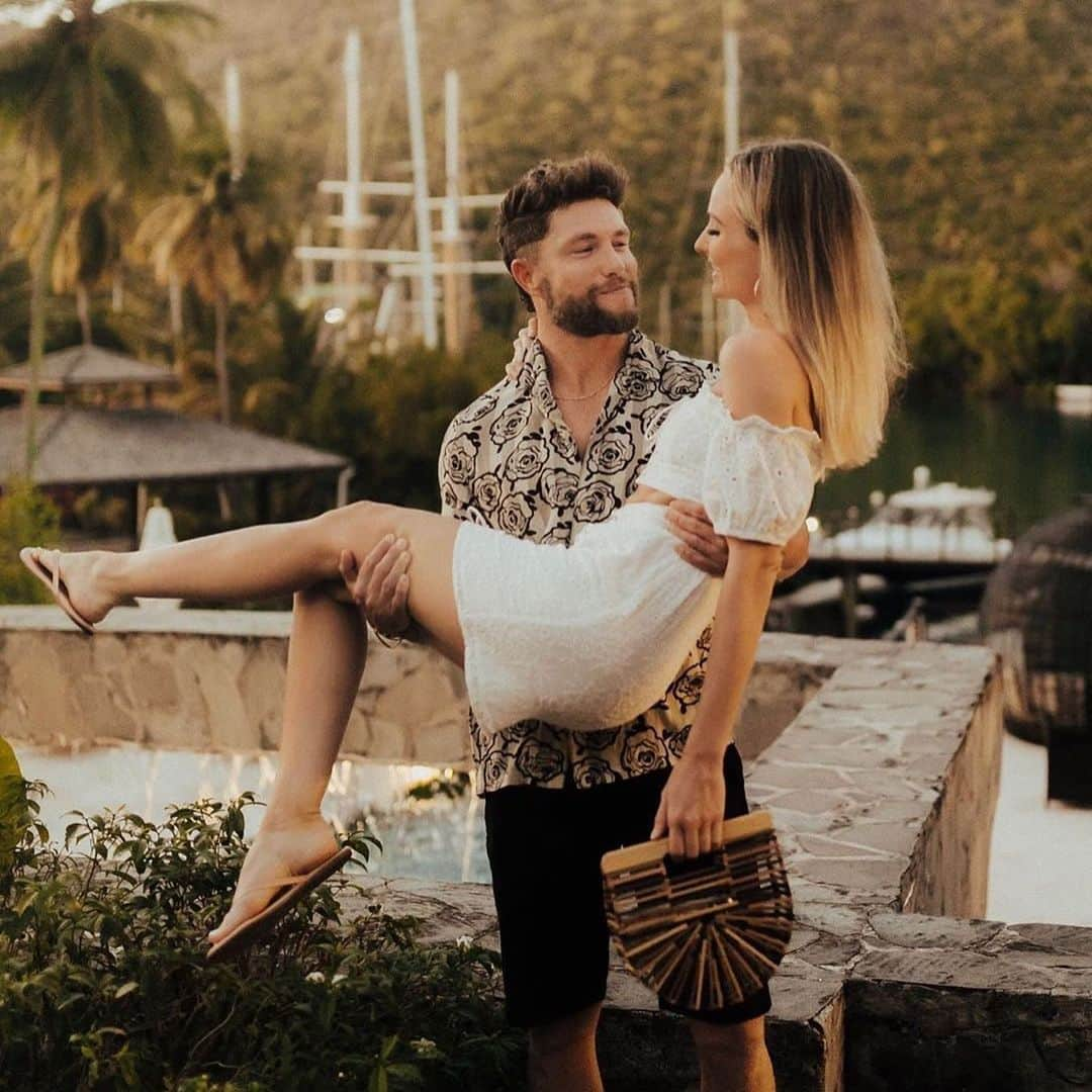 E! Onlineさんのインスタグラム写真 - (E! OnlineInstagram)「Lauren Bushnell is engaged to Chris Lane. Her ex-fiancé Ben Higgins had something to say about it. Jed ghosted his girlfriend to be on this season. Sean and Catherine are having baby number three. We know it's a lot, so click the link in bio for the right reasons: to keep up with #BachelorNation. (📷: Instagram, @grantstemler)」6月24日 7時33分 - enews