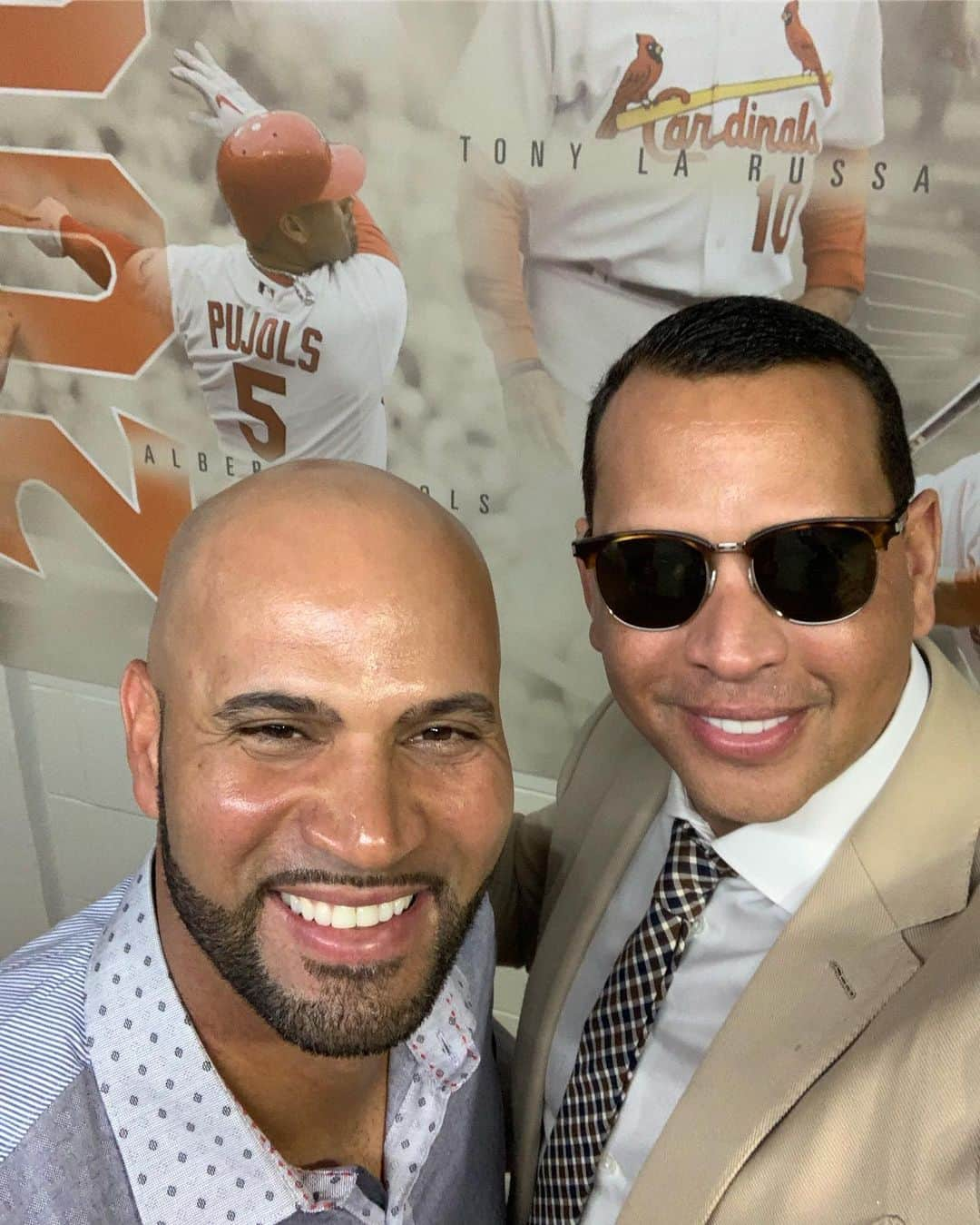 アレックス・ロドリゲスさんのインスタグラム写真 - (アレックス・ロドリゲスInstagram)「To me, @albertpujols has always been so much more than just a great hitter. . Sure, he’s an absolute beast at the plate and “The Machine” is still going strong even in the latter stages of his career. But long after his playing days, I will remember Albert as a tremendous ambassador for the game, and a true role model to all Dominicans. . That’s his legacy and I’m grateful to have watched his entire career and privileged to call him a friend. #respect」6月24日 7時43分 - arod