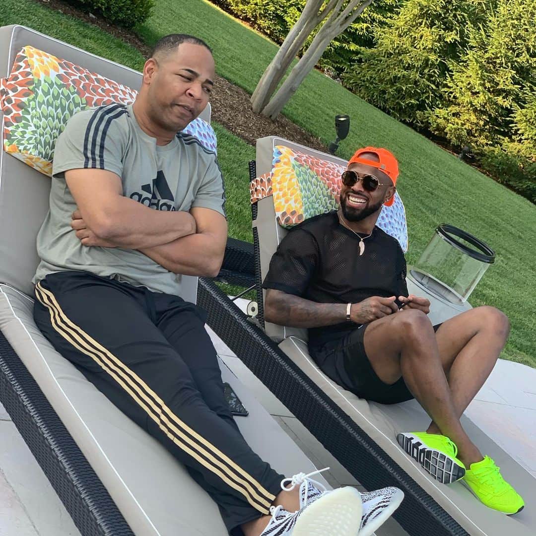 ホセ・レイエスのインスタグラム：「El amor venció 😍 @encadwin ❤️」