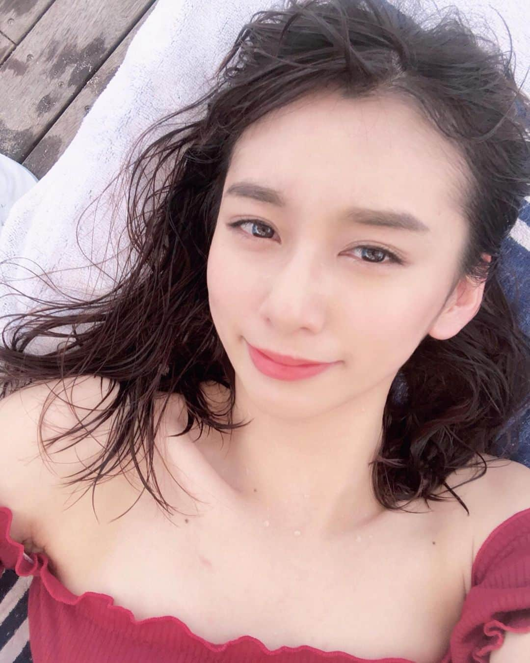 大須賀あみさんのインスタグラム写真 - (大須賀あみInstagram)「雨だあ☔️ それに少し寒い！  みなさん風邪ひかないようにね！ 私はすでに鼻水止まりません！！ . #shooting #photo #model #actress #japan #tokyo #fashion  #撮影 #モデル #女優 #プラチナムプロダクション #女子旅 #女子旅行 #バカンス #ビーチ撮影 #水着 #水着女子 #海 #セブ島 #マクタン #クリムゾン #クリムソンホテルリゾートアンドスパマクタン #横顔 #横顔美人 #ビジョビ」6月24日 8時17分 - osugaami_official