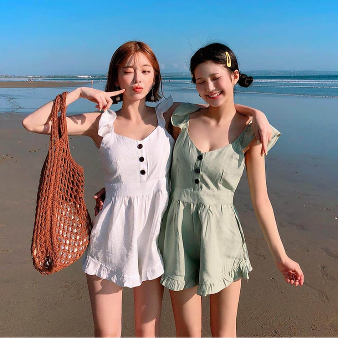 Chuuのインスタグラム：「chuu twin👭💛#chuuseoul🌴🌴」