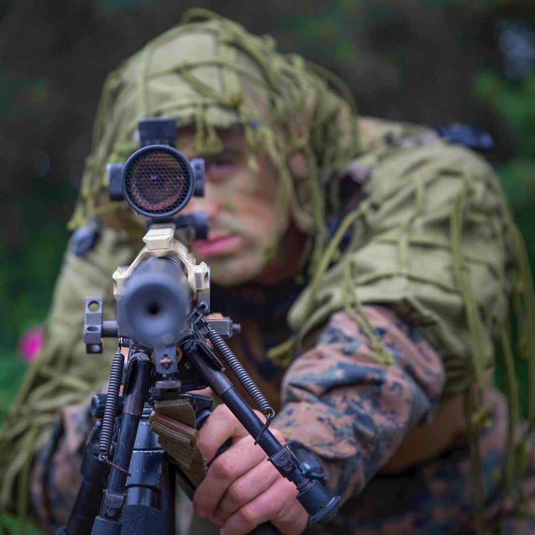 アメリカ海兵隊さんのインスタグラム写真 - (アメリカ海兵隊Instagram)「On Sight  Cpl. Lawrence McMahon, a scout sniper with the @22nd_meu, showcases the M40A6 sniper rifle during a weapon systems showcase during Baltic Operations (BALTOPS) 2019 Distinguished Visitors Day in Palanga, Lithuania, June 15, 2019. (U.S. Marine Corps photo by Lance Cpl. Antonio Garcia)  #Marines #USMC #Baltops #Poland #MEU」6月24日 8時47分 - marines