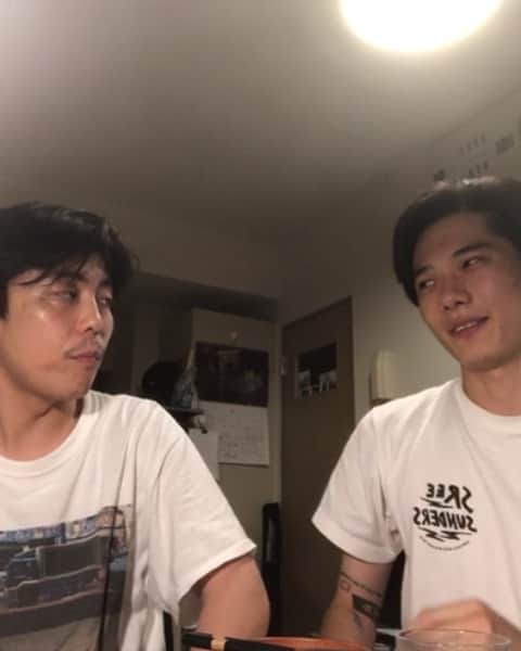 のインスタグラム：「昨夜のインスタライブのハイライト⚽️﻿ ﻿ また、いつの日か🍛 ﻿ @matuzakishohei ﻿ @ryu_morioka ﻿ @myturn_entertainment ﻿ @th_6_tv ﻿ #松㟢翔平 ﻿ #森岡ルゥ﻿ #村上ルゥ﻿ #坂本ルゥ一﻿ #じゃなくて﻿ #森岡龍﻿ #村上龍﻿ #坂本龍一﻿ #インスタライブ﻿ #フリーキック﻿ #ミニゲーム﻿ #テラスハウス」
