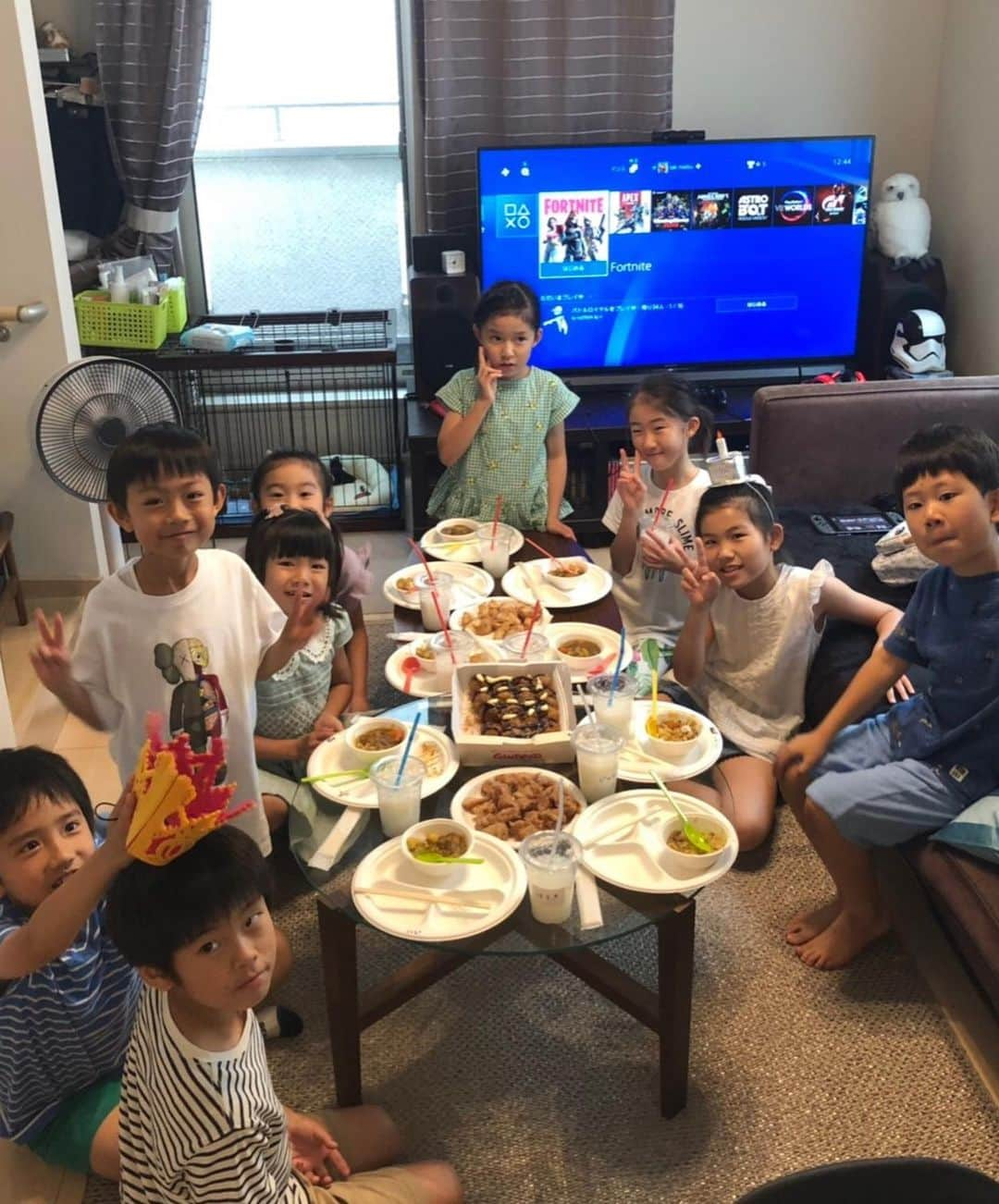 甘糟記子さんのインスタグラム写真 - (甘糟記子Instagram)「昨日は息子殿の幼稚園友達のお誕生日会へ！！ めっちゃご馳走だよ〜☆*:.｡. o(≧▽≦)o .｡.:*☆ は〜幸せ！ 人が作ってくれたご飯て、なんであんなに美味しいんですかね(≧∀≦) しかも気心知れたいつメン！（笑）  可愛い赤ちゃんのトイプーさんにも癒され、楽しい楽しい時間(๑˃̵ᴗ˂̵) どんだけ笑ったことか（笑）  あ〜、来月は青肉会もあるし、夏休みだし、あとちょっと頑張れば最高だな〜☆*:.｡. o(≧▽≦)o .｡.:*☆ #誕生日会#いつメン#ホームパーティ#ご馳走#楽しすぎる#幸せな時間#おめでとう#息子殿姫#息子殿#姫#幼稚園友達」6月24日 8時54分 - norihey924