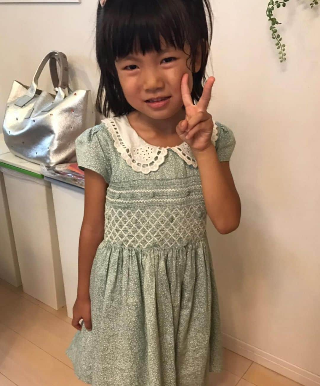 甘糟記子さんのインスタグラム写真 - (甘糟記子Instagram)「昨日は息子殿の幼稚園友達のお誕生日会へ！！ めっちゃご馳走だよ〜☆*:.｡. o(≧▽≦)o .｡.:*☆ は〜幸せ！ 人が作ってくれたご飯て、なんであんなに美味しいんですかね(≧∀≦) しかも気心知れたいつメン！（笑）  可愛い赤ちゃんのトイプーさんにも癒され、楽しい楽しい時間(๑˃̵ᴗ˂̵) どんだけ笑ったことか（笑）  あ〜、来月は青肉会もあるし、夏休みだし、あとちょっと頑張れば最高だな〜☆*:.｡. o(≧▽≦)o .｡.:*☆ #誕生日会#いつメン#ホームパーティ#ご馳走#楽しすぎる#幸せな時間#おめでとう#息子殿姫#息子殿#姫#幼稚園友達」6月24日 8時54分 - norihey924