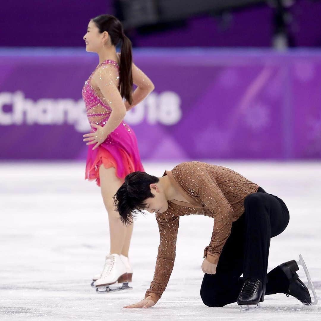 アレックス・シブタニさんのインスタグラム写真 - (アレックス・シブタニInstagram)「Happy Olympic Day!!! #OlympicDay #ShibSibs」6月24日 8時54分 - shibsibs