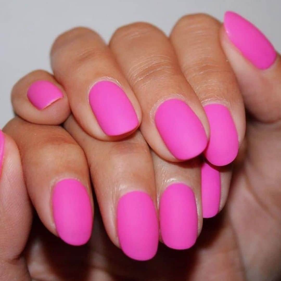 OPIさんのインスタグラム写真 - (OPIInstagram)「Neon matte nails?! Yes please! We're #OPIObsessed with your #VIPinkPasses mani @emilianobreitsalon 😍﻿ #ColorIsTheAnswer #OPINeons ﻿ ﻿ ﻿ #Neon #Pink #manicure #summer #sunday #hotpink #mattenails #pinknailpolish #mattenailpolish」6月24日 9時30分 - opi