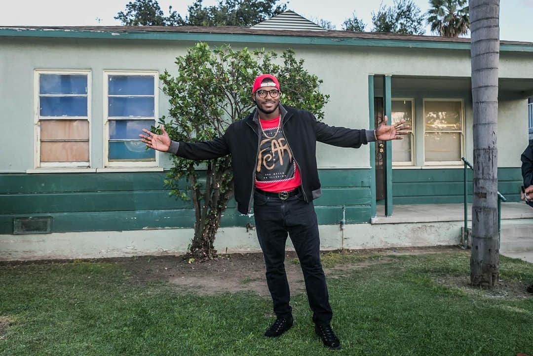 ヤシエル・プイグのインスタグラム：「I once made a promise to God that if He ever lifted me up I would lift others up with me.  Last year, I made a promise to open up a home that would never turn away a child in need. I come back tomorrow to the city of San Fernando to make good on that promise.  Puig’s House in Pioneer Park will have programs available for children and families to help them live better lives.  Join me at 4 PM tomorrow at Pioneer Park in the city of San Fernando for the groundbreaking of Puig’s House. Special thank you to @eric.delvalle.694 and SAA Interiors and Design. Plus a big hug to @__lisettemaria__, @bhscouncil , and all of the @officialcityofsanfernando officials and employees that have worked hard all year to help me make this happen.」