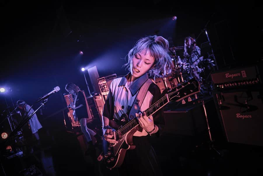 SCANDALさんのインスタグラム写真 - (SCANDALInstagram)「2019.06.23 Zepp Osaka Bayside SCANDAL TOUR 2019 "Fuzzy Summer Mood" photo by @studio713japan  #scandal #scandal_fsm」6月24日 10時26分 - scandal_band_official