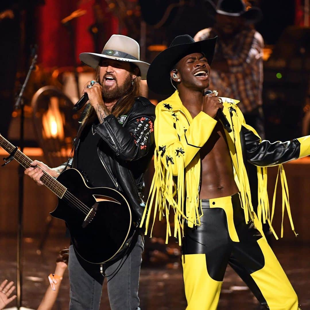 E! Onlineさんのインスタグラム写真 - (E! OnlineInstagram)「Lil Nas X is winning at the #BETAwards. Can't nobody tell mE! nothin’. (📷: @lilnasx, Getty Images, Shutterstock)」6月24日 10時27分 - enews