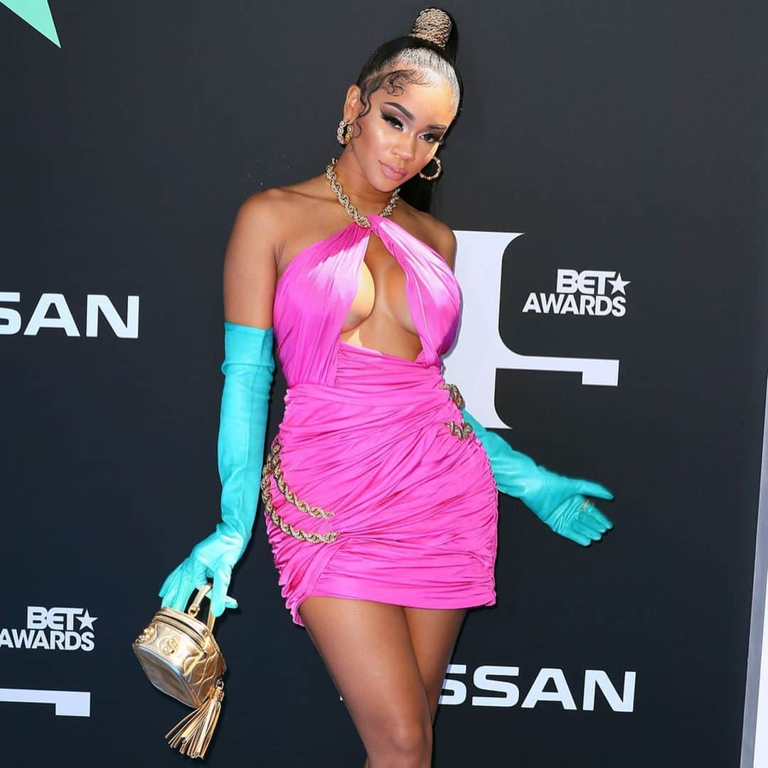 ジェレミー・スコットさんのインスタグラム写真 - (ジェレミー・スコットInstagram)「@saweetie DRIPPED IN @moschino LOOKIN ICY AT THE BET AWARDS 💘」6月24日 10時35分 - jeremyscott